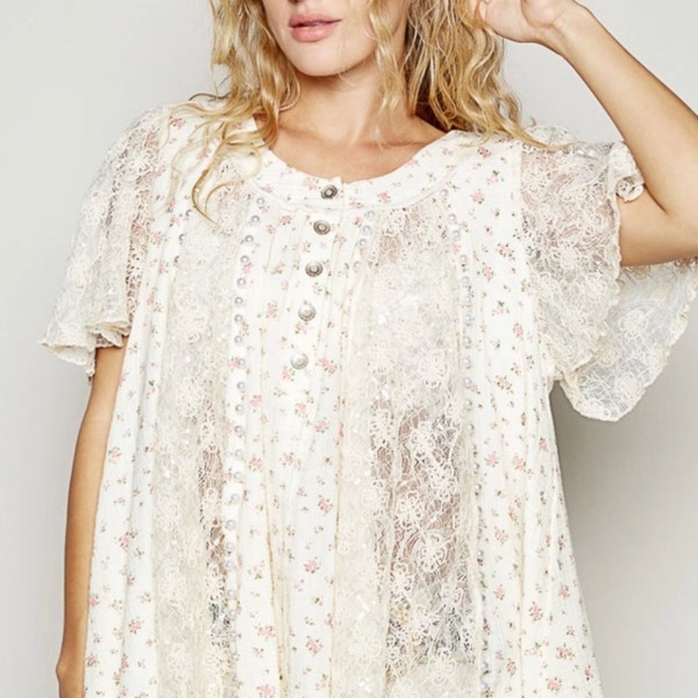 POL Cream Lace Floral Blouse